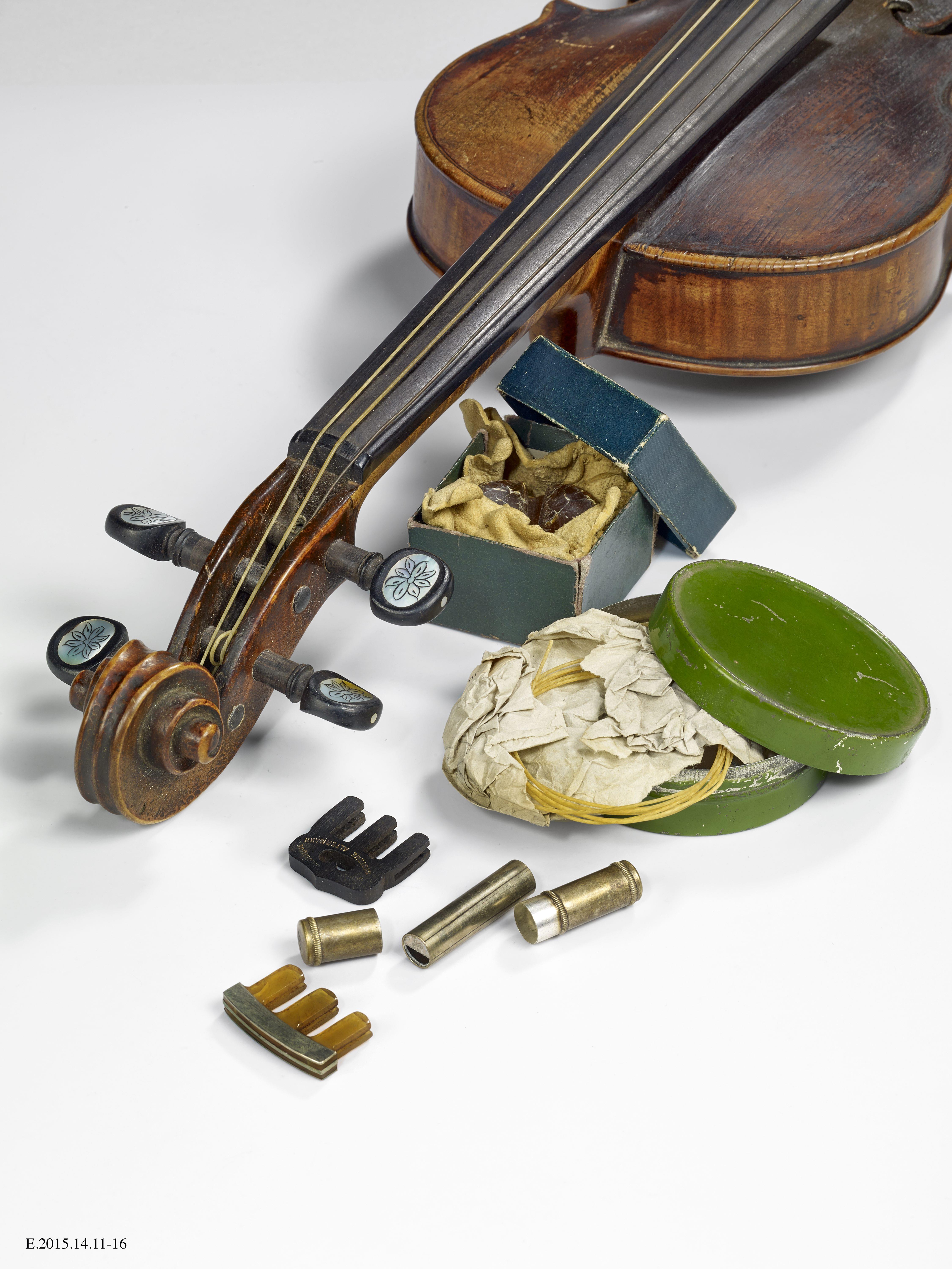 Sourdine de violon - Collections du Musée de la musique - Philharmonie de  Paris - Pôle ressources