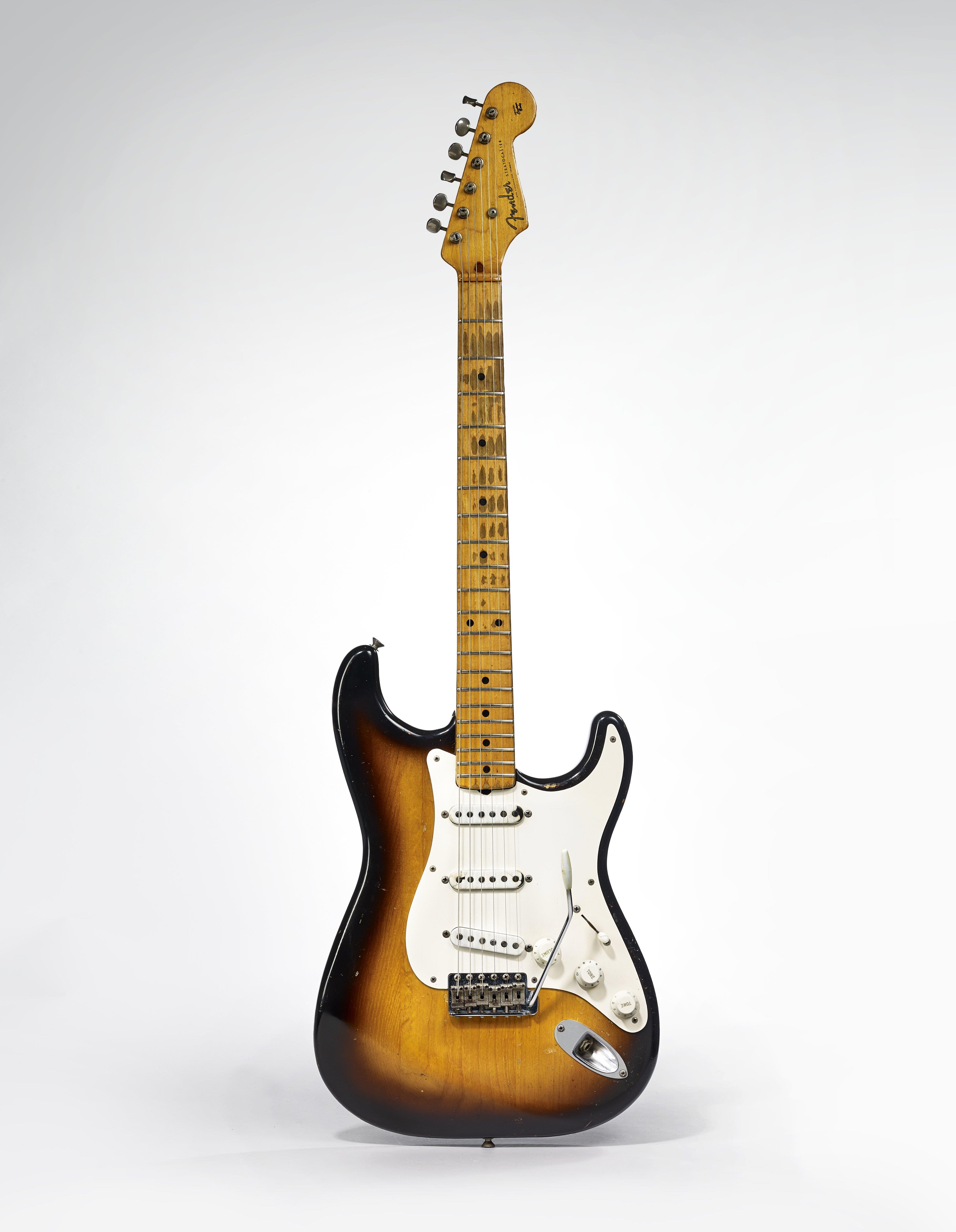 Guitare électrique modèle Stratocaster - Collections du Musée de la musique  - Philharmonie de Paris - Pôle ressources